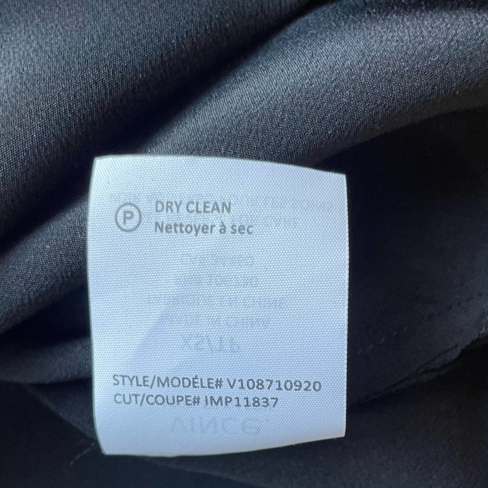 Vince V-neck Split Neck Cap Sleeve 100% Silk Black Minimalist Neutral Blouse Top - Picture 7 of 11
